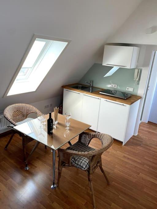 Super Zentral Begehrte Wohnlage Parkplatz Vor Haus Apartment Nuremberg Exterior photo