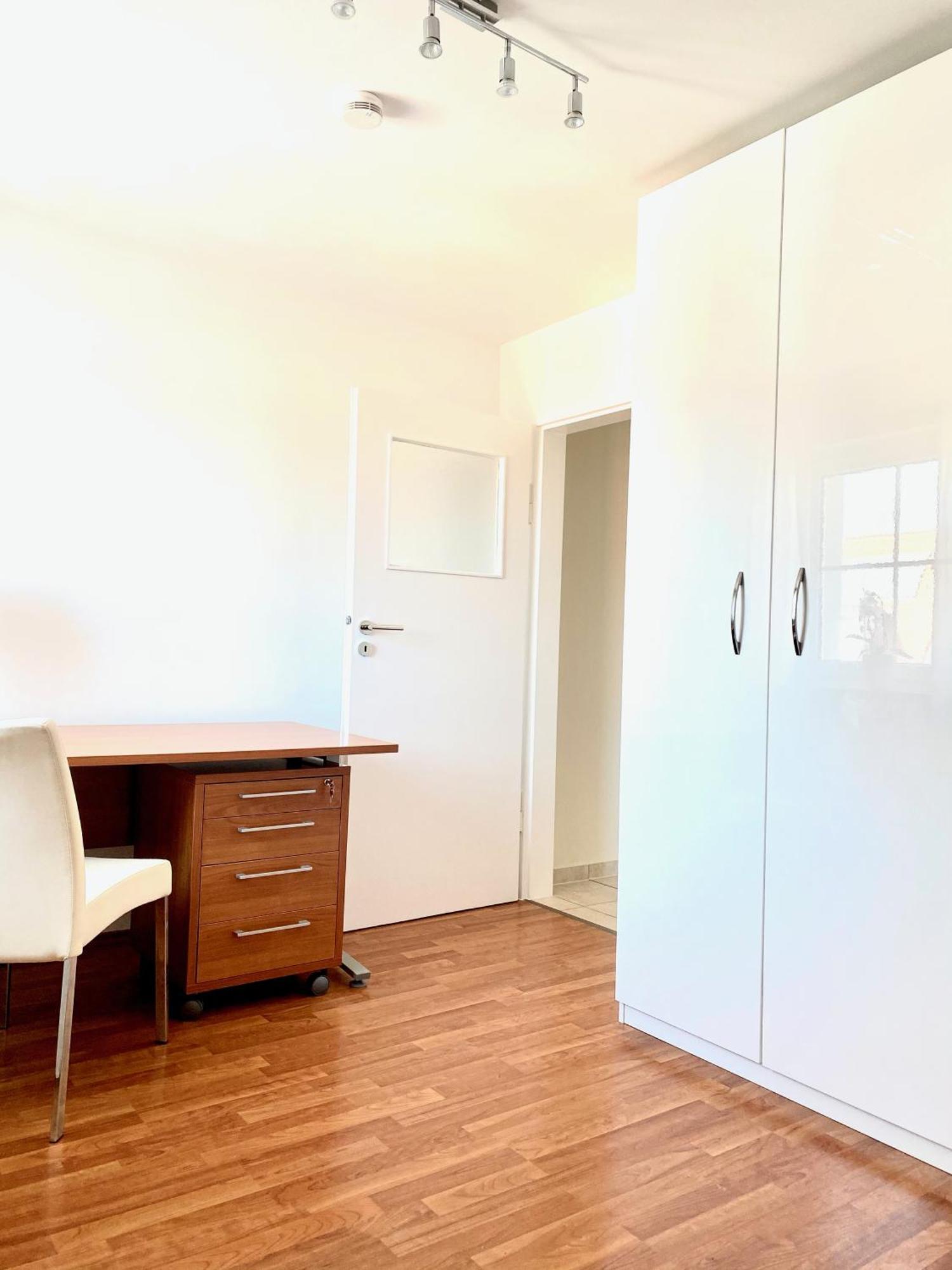 Super Zentral Begehrte Wohnlage Parkplatz Vor Haus Apartment Nuremberg Exterior photo